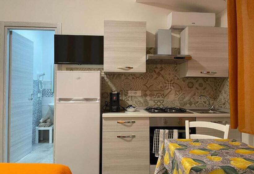 استودیوی استاندارد, Le Camere Del Villaggio