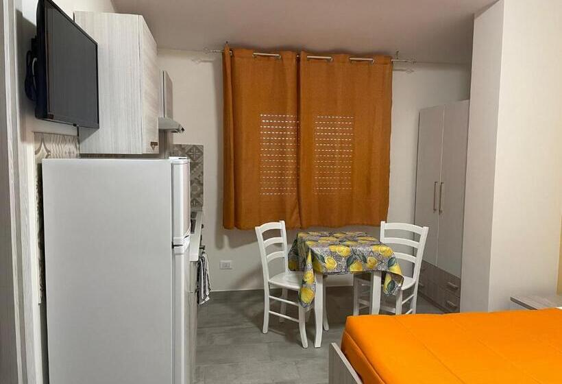 استودیوی استاندارد, Le Camere Del Villaggio