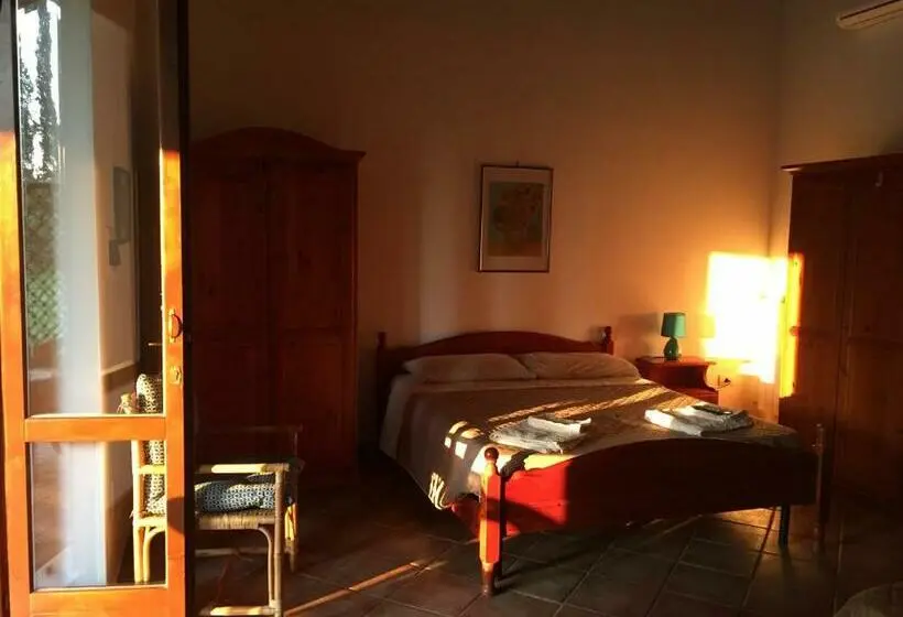 Standard Neljän Hengen Huone Puutarhanäkymä, Giunti Agriturismo & Camere