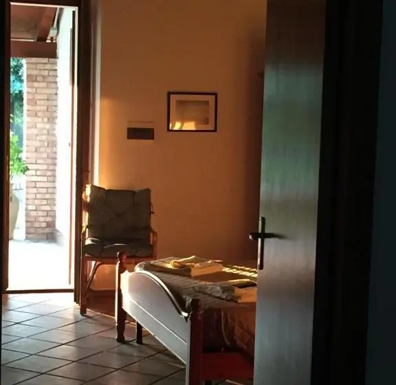 Standard Neljän Hengen Huone Puutarhanäkymä, Giunti Agriturismo & Camere