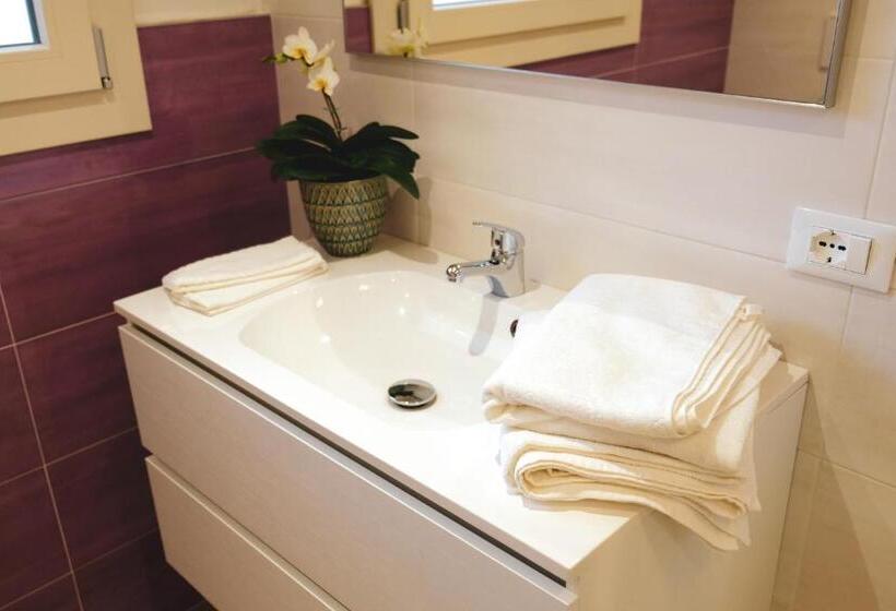 ガーデンビュースタンダードルーム, La Ritonda