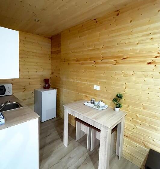 Standard Værelse, Magic Box