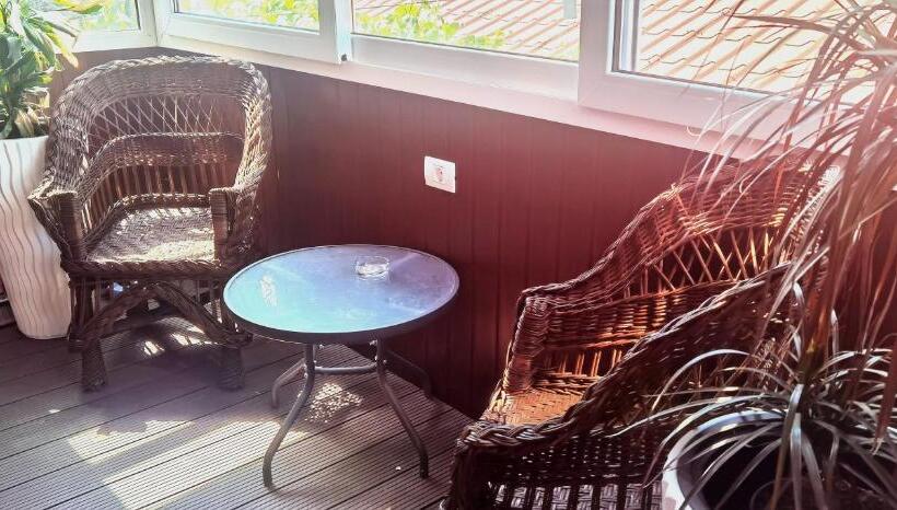 Basic Værelse, Magic Box