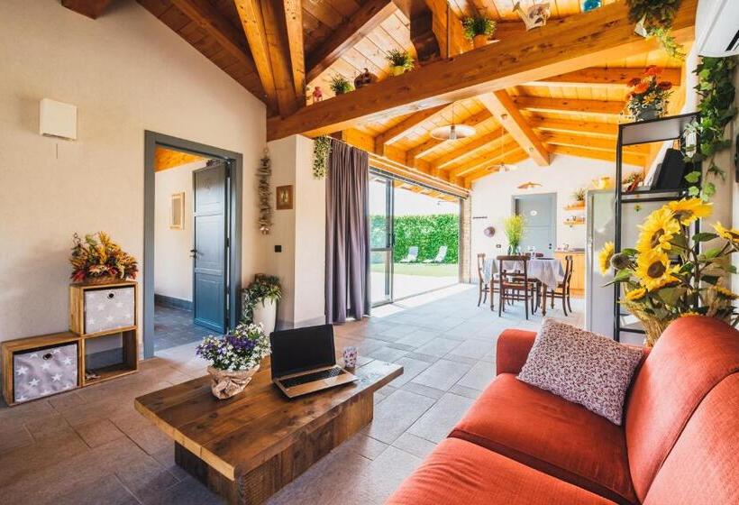 Номер Стандарт Вид на Бассейн, Il Casotto Nelle Langhe