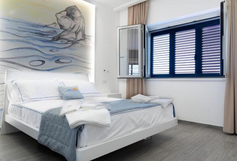 اتاق لوکس با چشمانداز دریا, Mbaccimari B&b