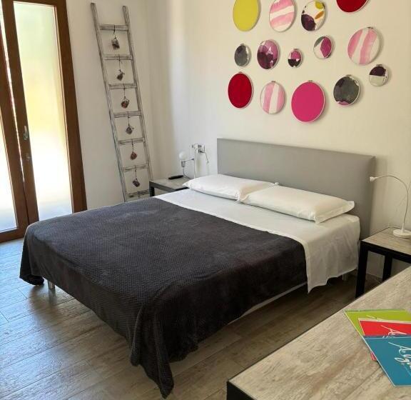 דירת שני חדרים, Rosso Di Sera