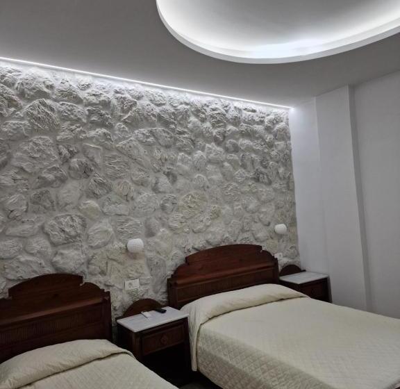 スタンダードトリプルルーム, Emmanouela Studios & Villas