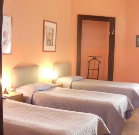 اتاق استاندارد سه تخته با سرویس بهداشتی مشترک, Affittacamere Alla Stazione