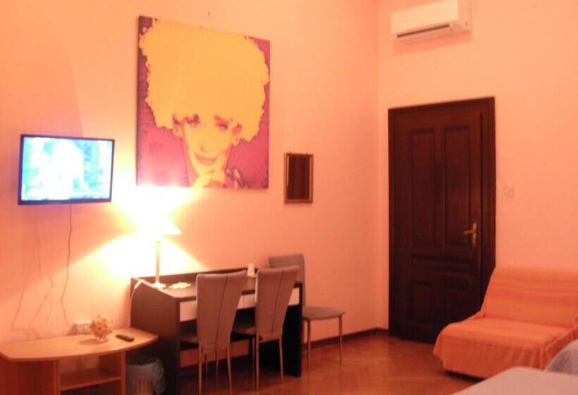 اتاق استاندارد چهارنفره با سرویس بهداشتی مشترک, Affittacamere Alla Stazione