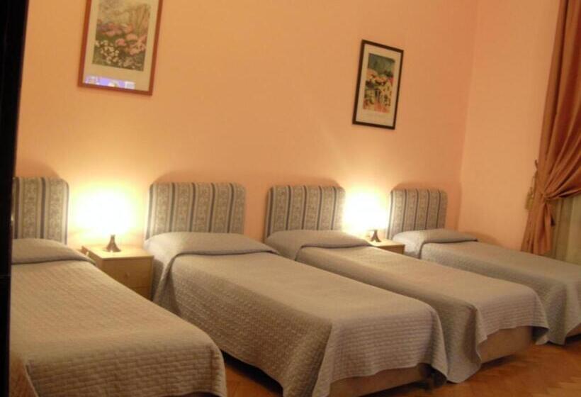 اتاق استاندارد چهارنفره با سرویس بهداشتی مشترک, Affittacamere Alla Stazione