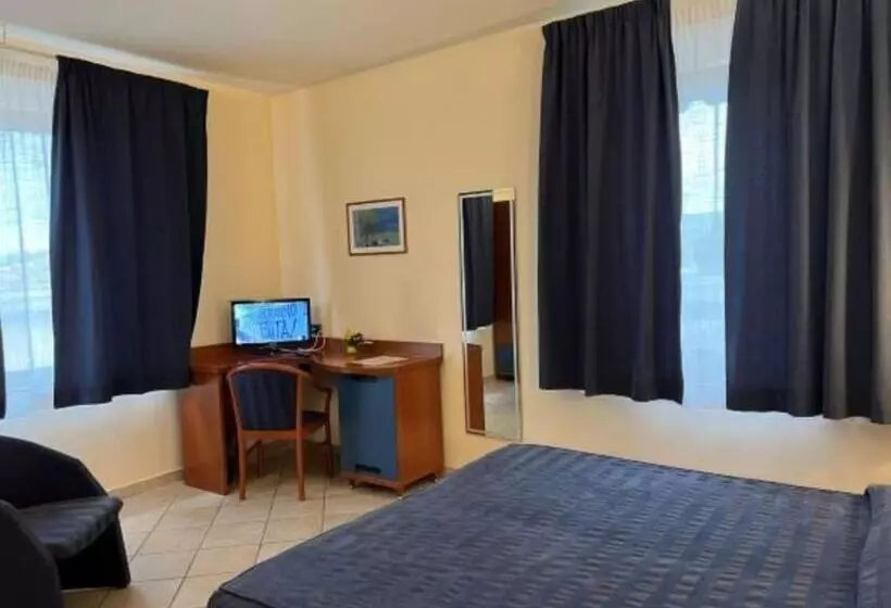 Single Deluxe Room