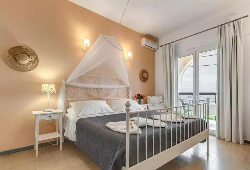 Chambre Supérieure, Eros Beach