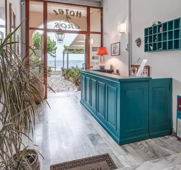 Chambre Supérieure, Eros Beach
