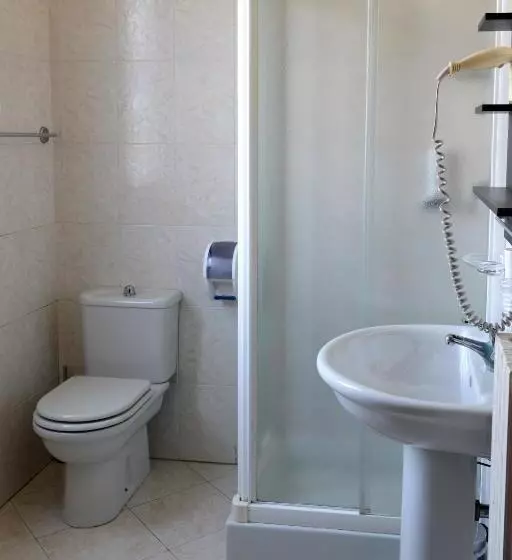 Standard Yhden Hengen Huone, Euro
