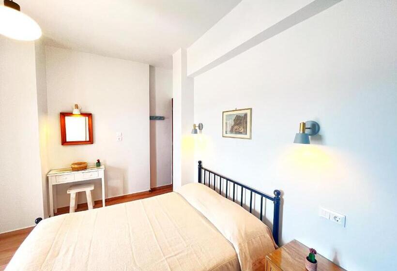 اتاق استاندارد با بالکن و چشم‌انداز دریا, Pefkakia Park