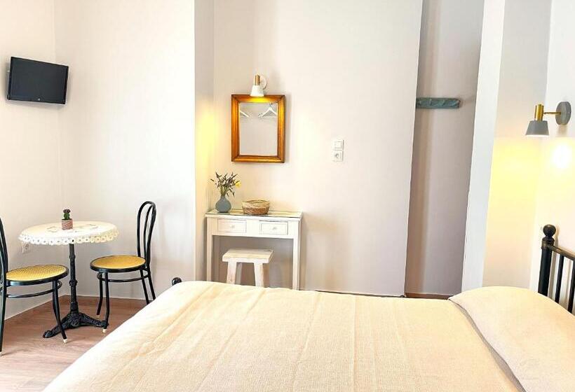 اتاق استاندارد با بالکن و چشم‌انداز دریا, Pefkakia Park