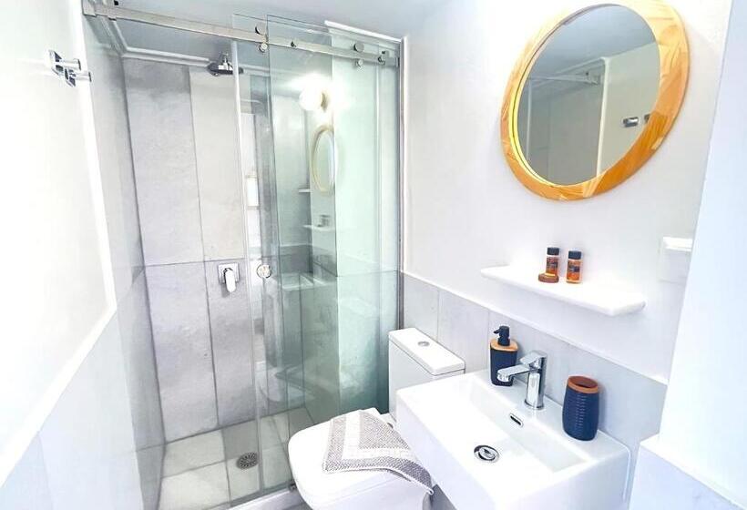 اتاق استاندارد با بالکن و چشم‌انداز دریا, Pefkakia Park