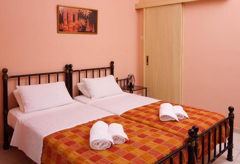 اتاق استاندارد با بالکن, Pefkakia Park