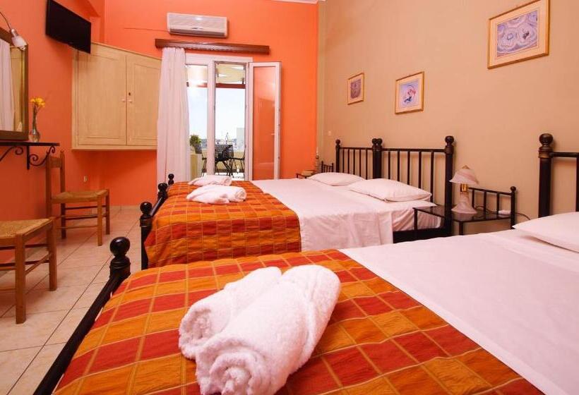 اتاق خانوادگی با چشم‌انداز دریا, Pefkakia Park