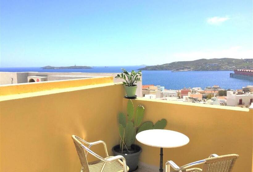 اتاق استاندارد با بالکن و چشم‌انداز دریا, Pefkakia Park