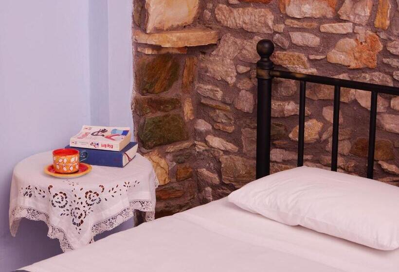 اتاق استاندارد سه نفره, Pefkakia Park