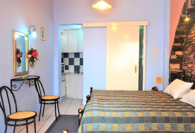 اتاق استاندارد سه نفره, Pefkakia Park