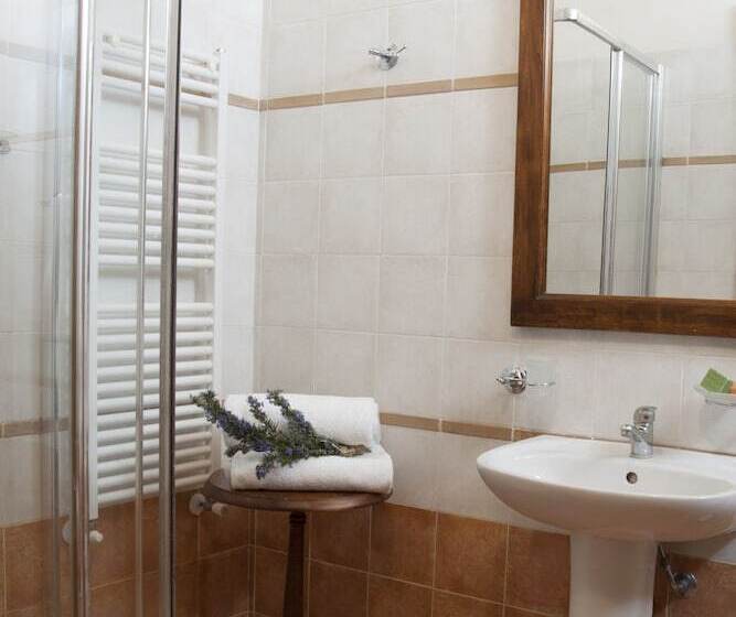 침실 3개 아파트, Croce Di Bibbiano