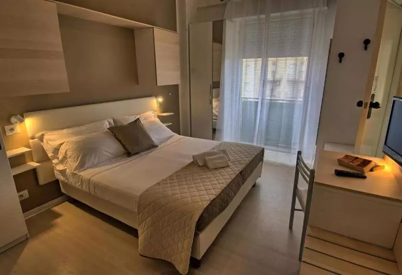 اتاق استاندارد چهار تخته, San Marco Marotta