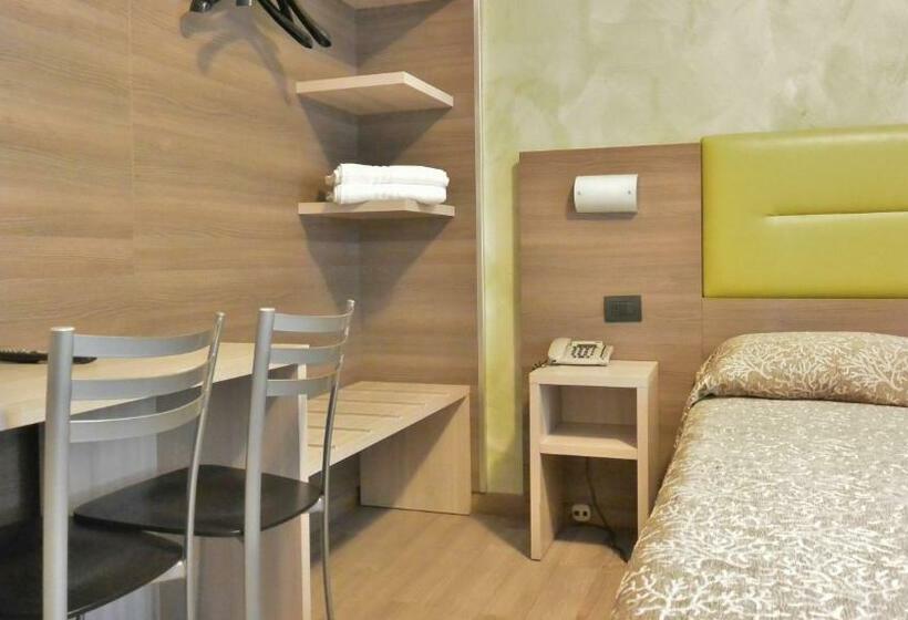 اتاق استاندارد با سرویس بهداشتی مشترک, Siena