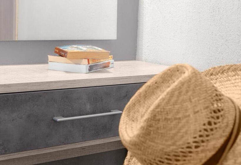 סוויטה משפחתית, Stratos