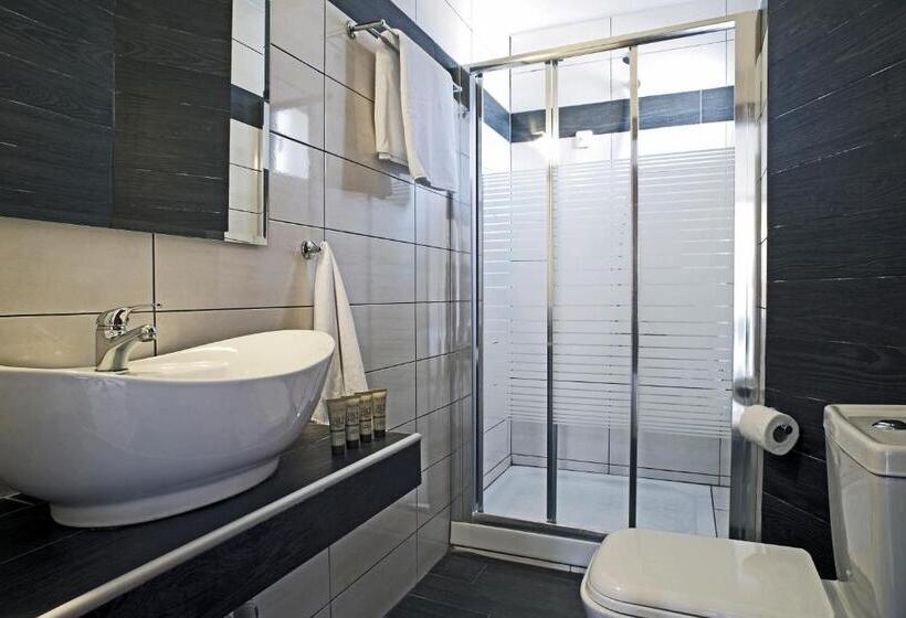 סוויטה משפחתית, Stratos