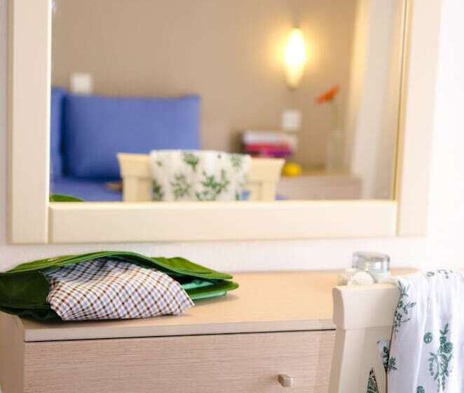 חדר סטנדרט יחיד, Stratos