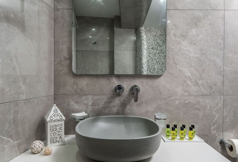 غرفة قياسية ثلاثية, Stavros Villas