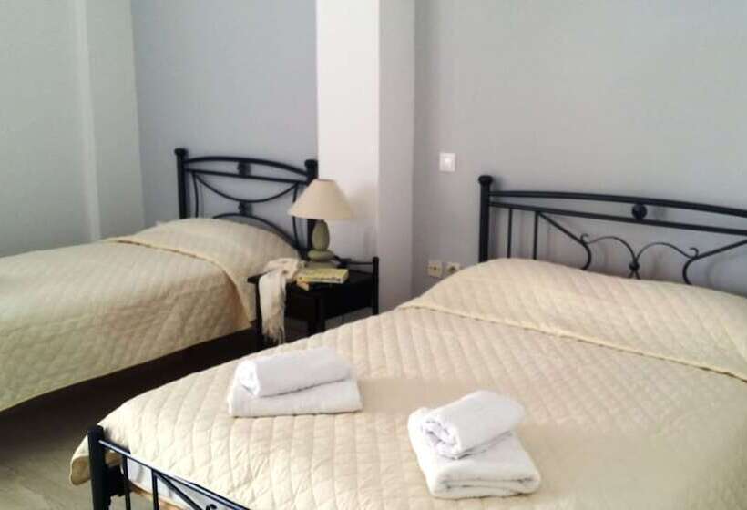 4인용 스탠다드 룸, Stavros Villas
