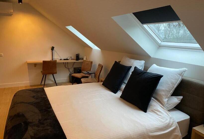 デラックスファミリールーム, T Pure Genot