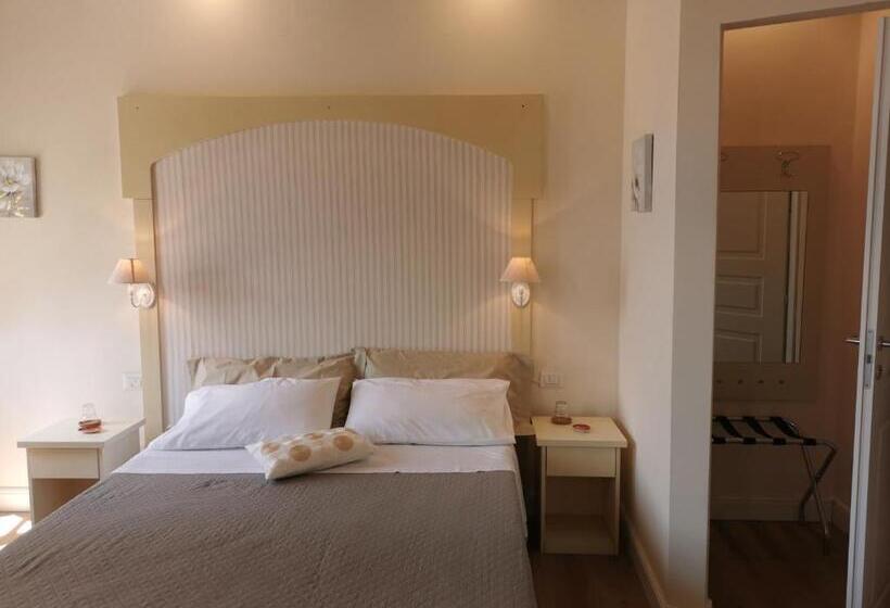 Chambre Familiale, Ariediparma   Rooms&apartments