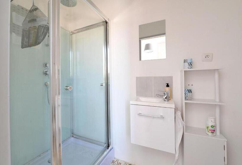 스탠다드 룸, Comme A La Maison