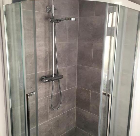 Chambre Standard, Brecbennoch