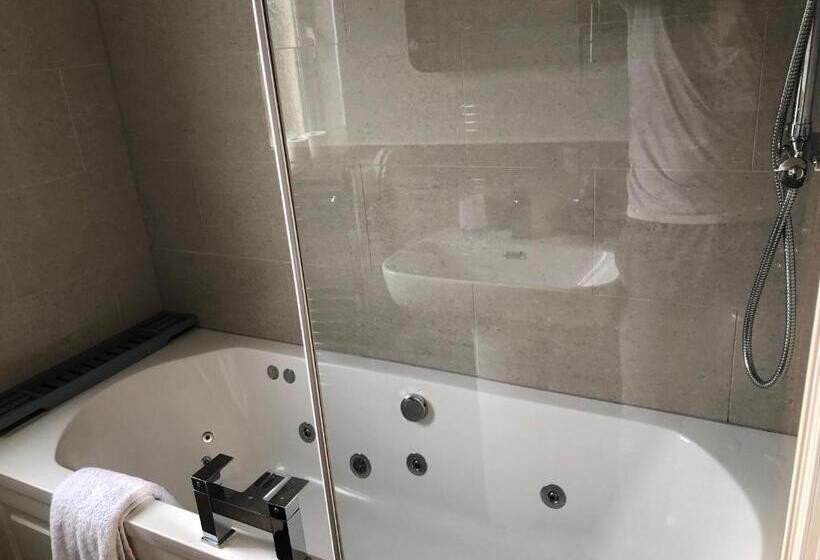 Chambre Economy, Brecbennoch