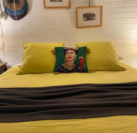 スタンダードルーム, The Studio