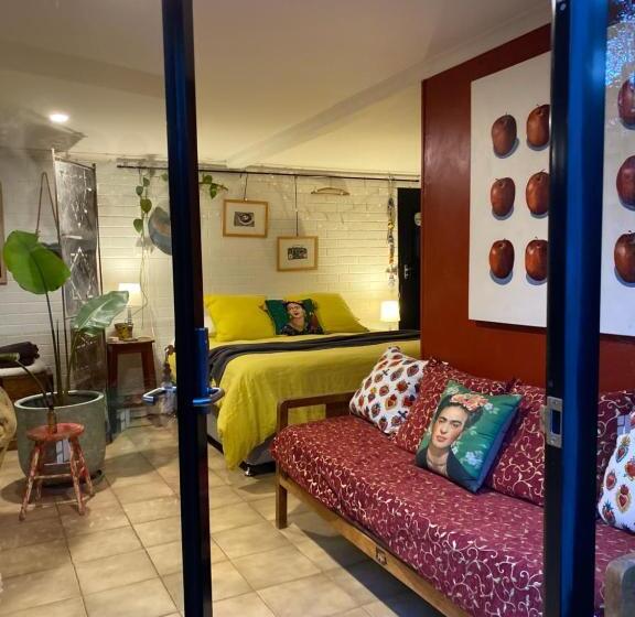 スタンダードルーム, The Studio