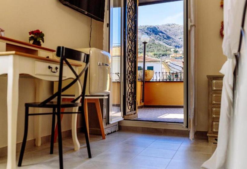 豪华三人间, Come Nelle Favole The Classic B&b