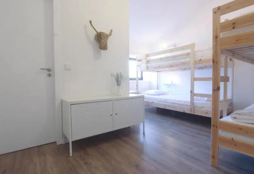 スタンダード４人部屋, Hostel Retiro Do Gerês