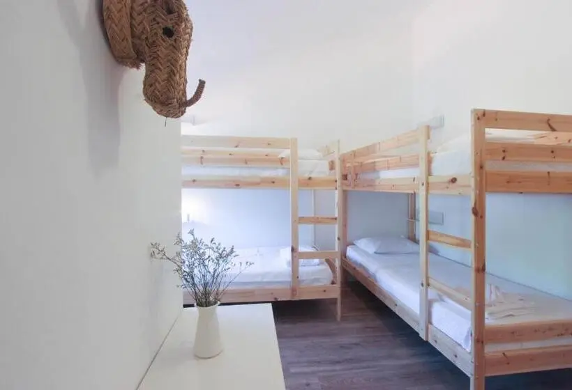 スタンダード４人部屋, Hostel Retiro Do Gerês