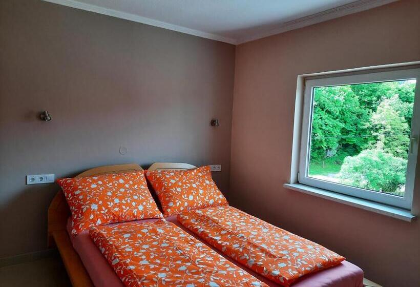 آپارتمان 1 خوابه, Pension Horvath