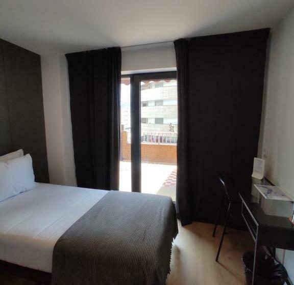 Трехместный Номер Стандарт с Балконом, Residencial Douro