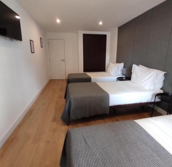 Трехместный Номер Стандарт с Балконом, Residencial Douro