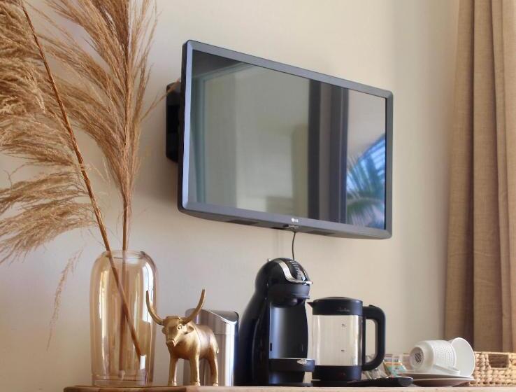 اتاق لوکس با بالکن و چشم‌انداز دریا, Luxury B&b Villa Tauro