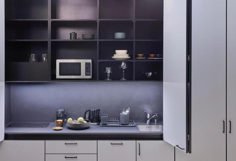 استودیوی لوکس, Rooma Apartments