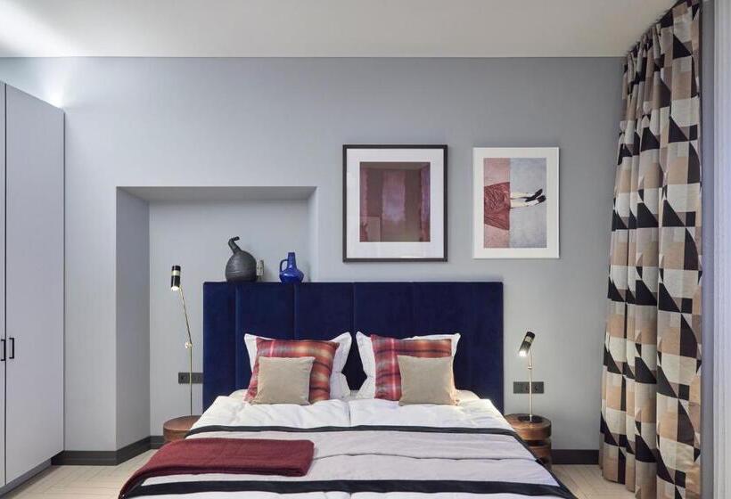 استودیوی لوکس, Rooma Apartments